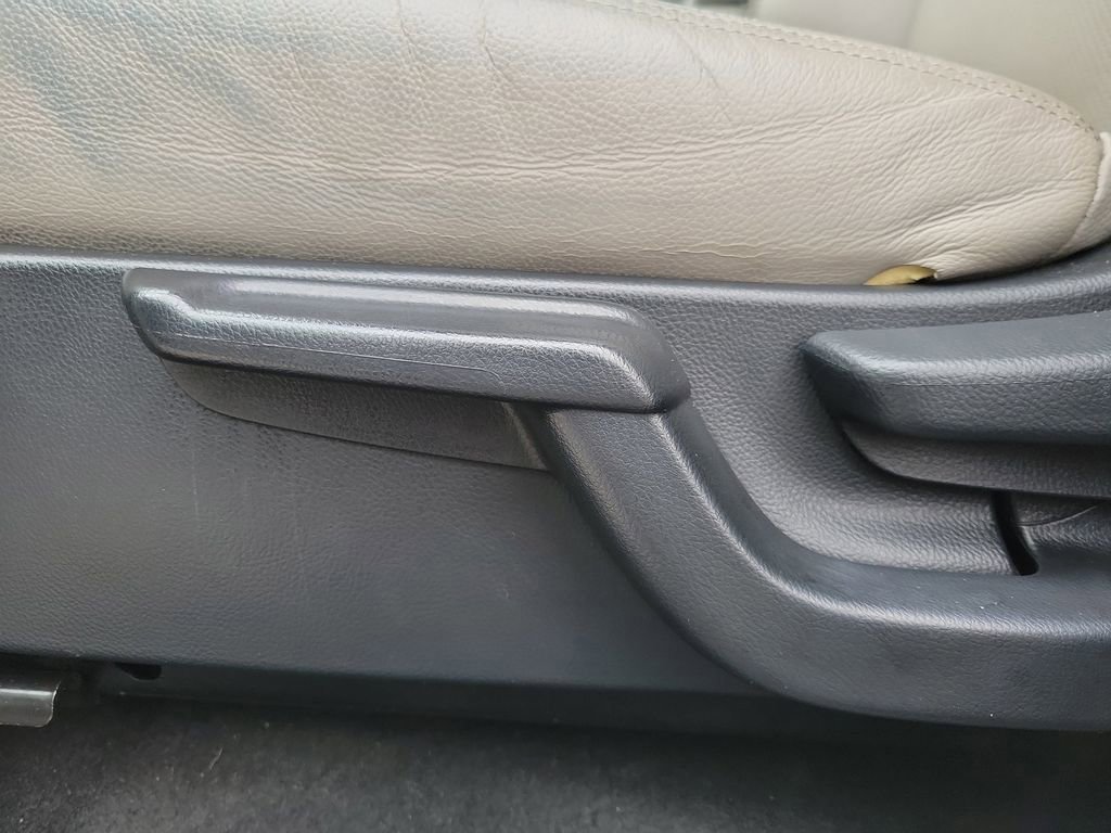 Used 2019 Honda HR-V EX-L image 16