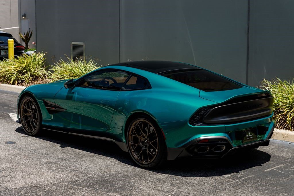 Used 2025 Aston Martin Vanquish RWD image 3