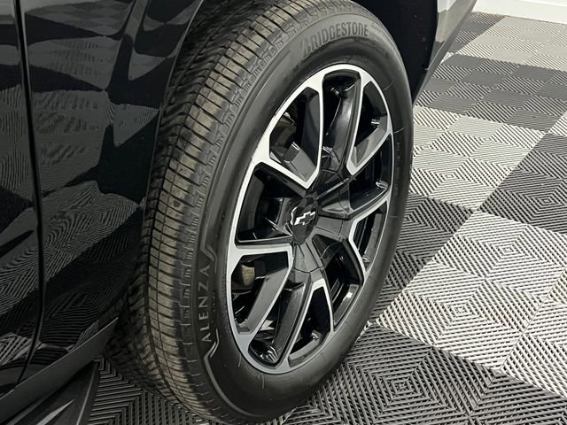 Used 2025 Chevrolet Suburban RST w/ Comfort Package AWD/4WD image 13