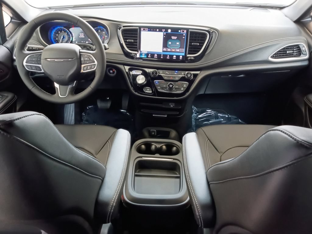 New 2027 Chrysler Pacifica Select FWD image 20