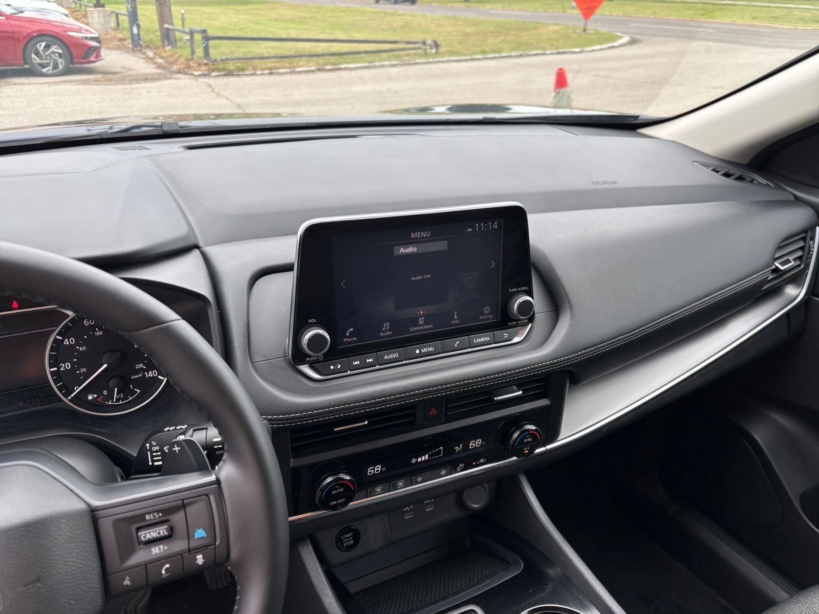 Used 2025 Nissan Rogue SV AWD/4WD image 17