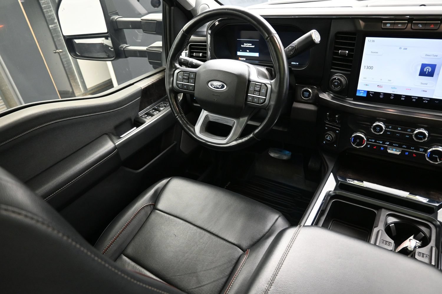 Used 2023 Ford F250 Lariat w/ Lariat Ultimate Package AWD/4WD image 24