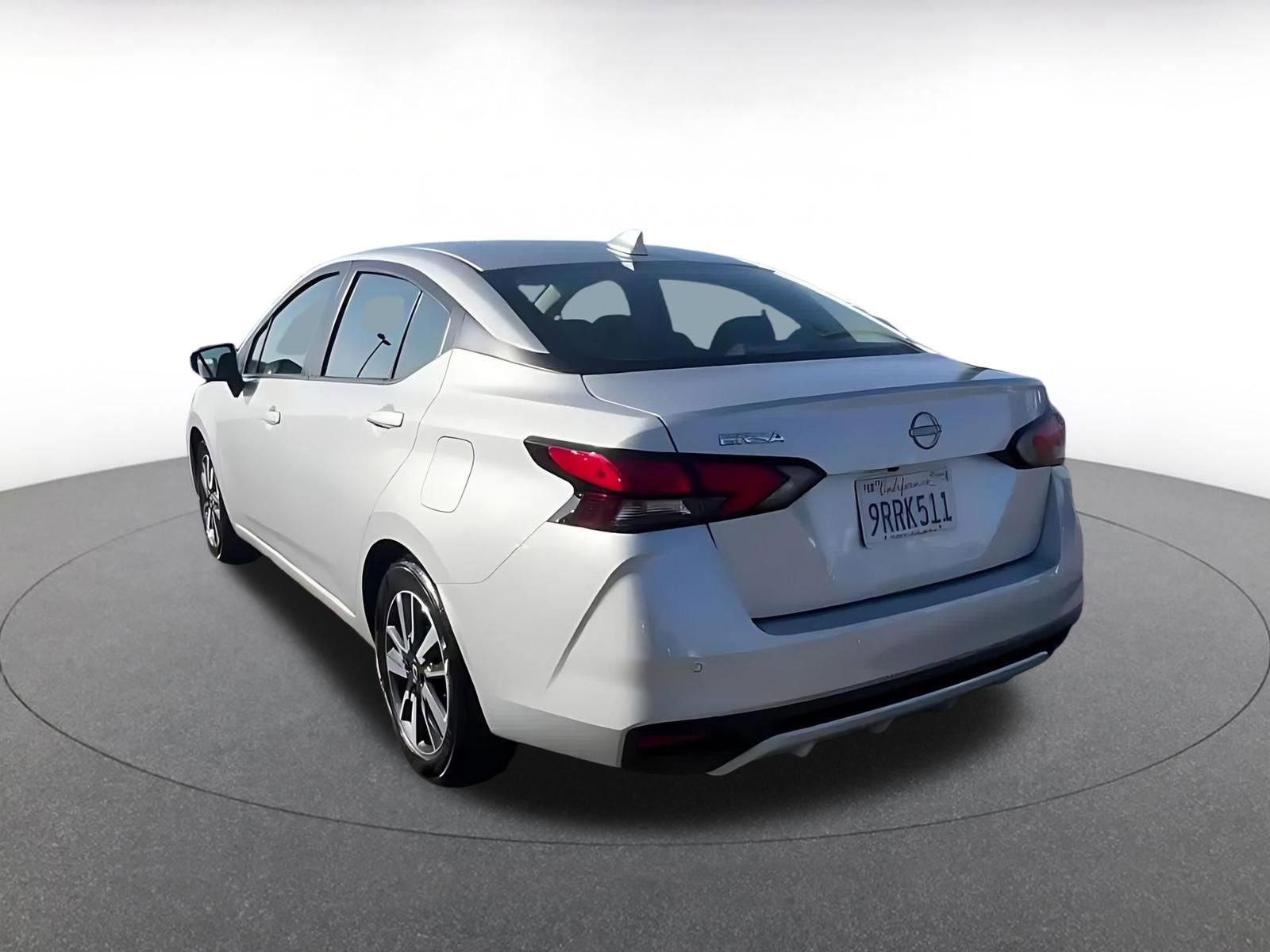 Used 2025 Nissan Versa SV FWD image 11