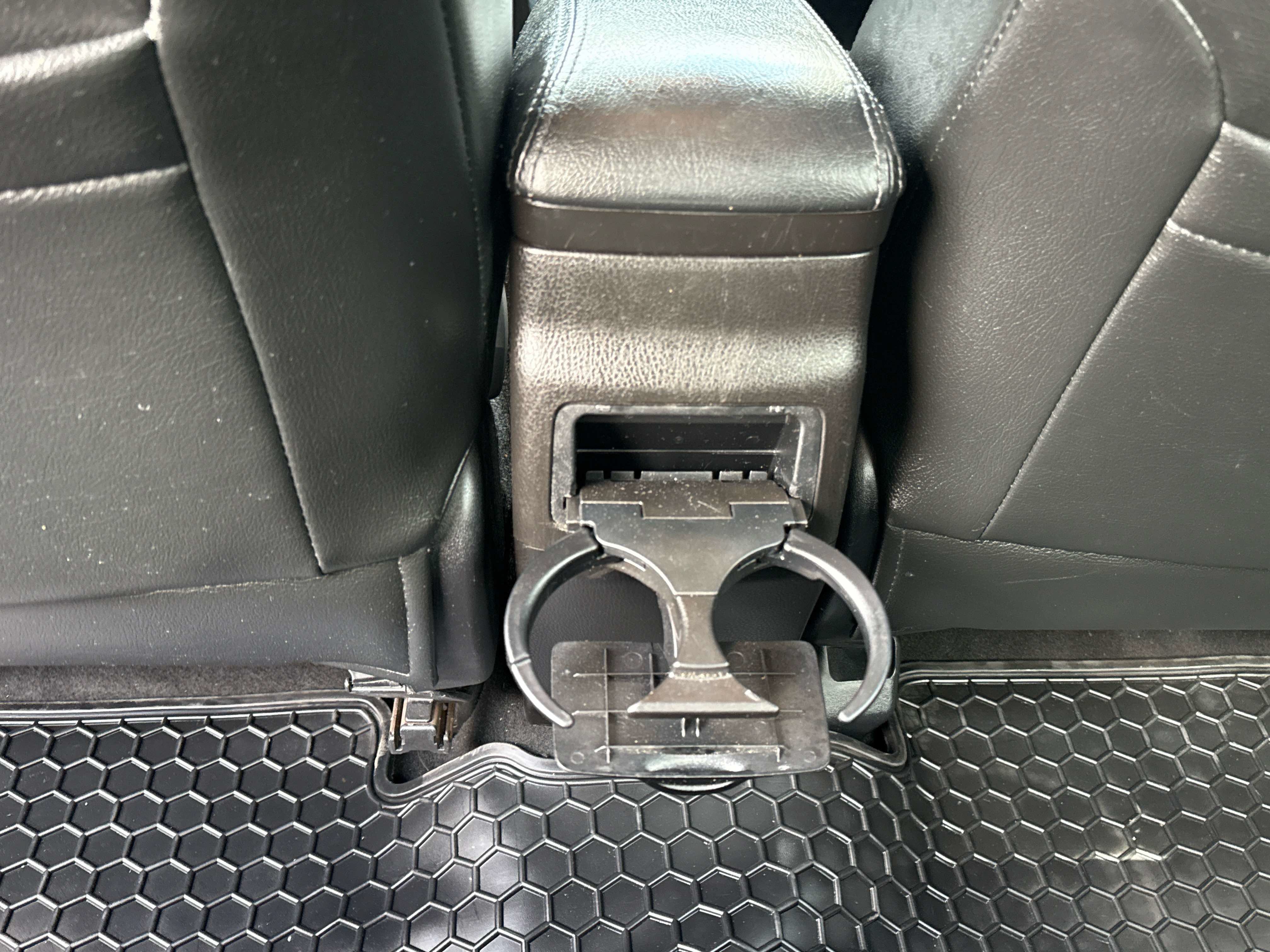 Used 2016 Toyota Corolla LE FWD image 13