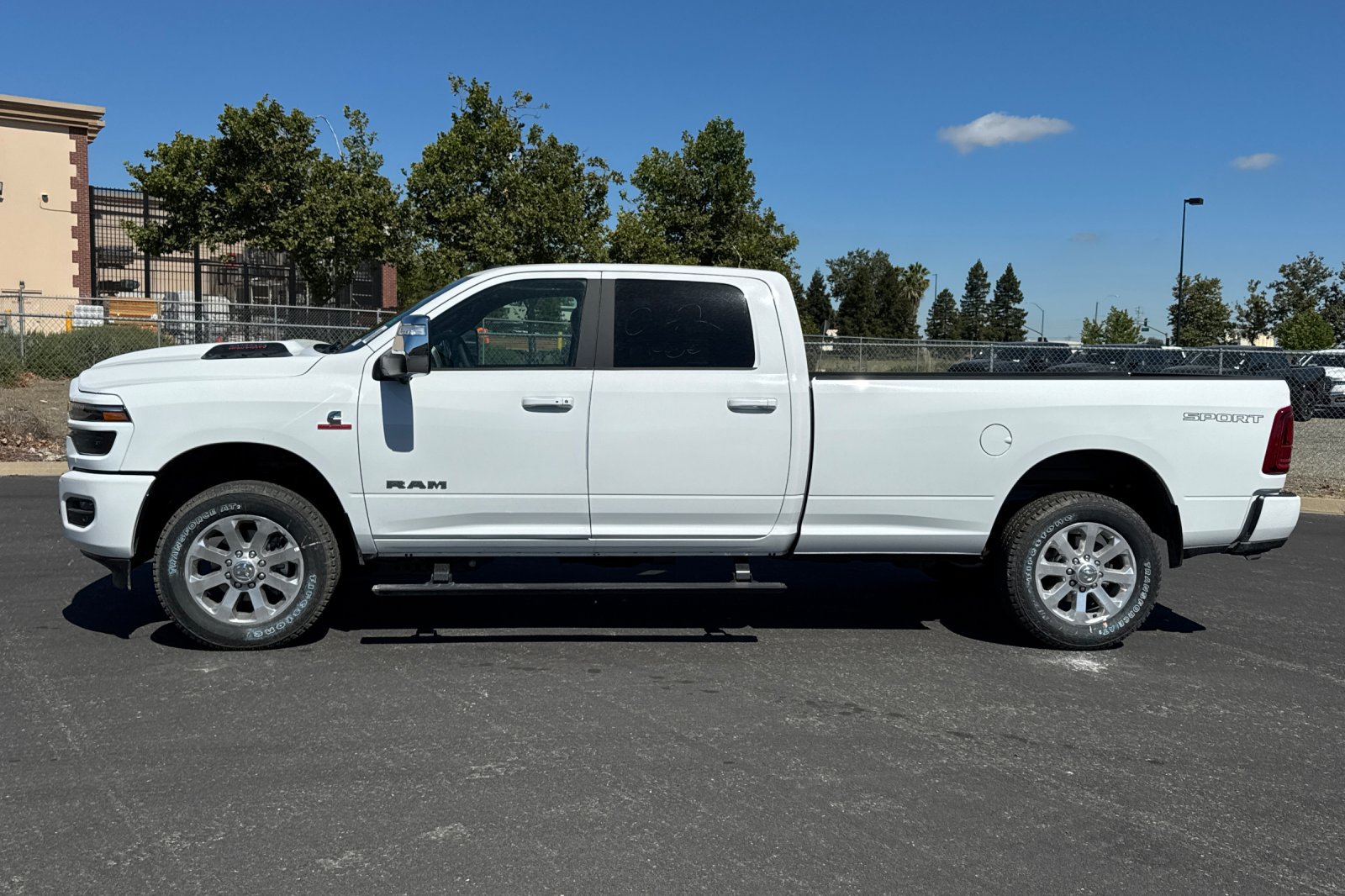 New 2026 RAM 2500 Laramie AWD/4WD image 6