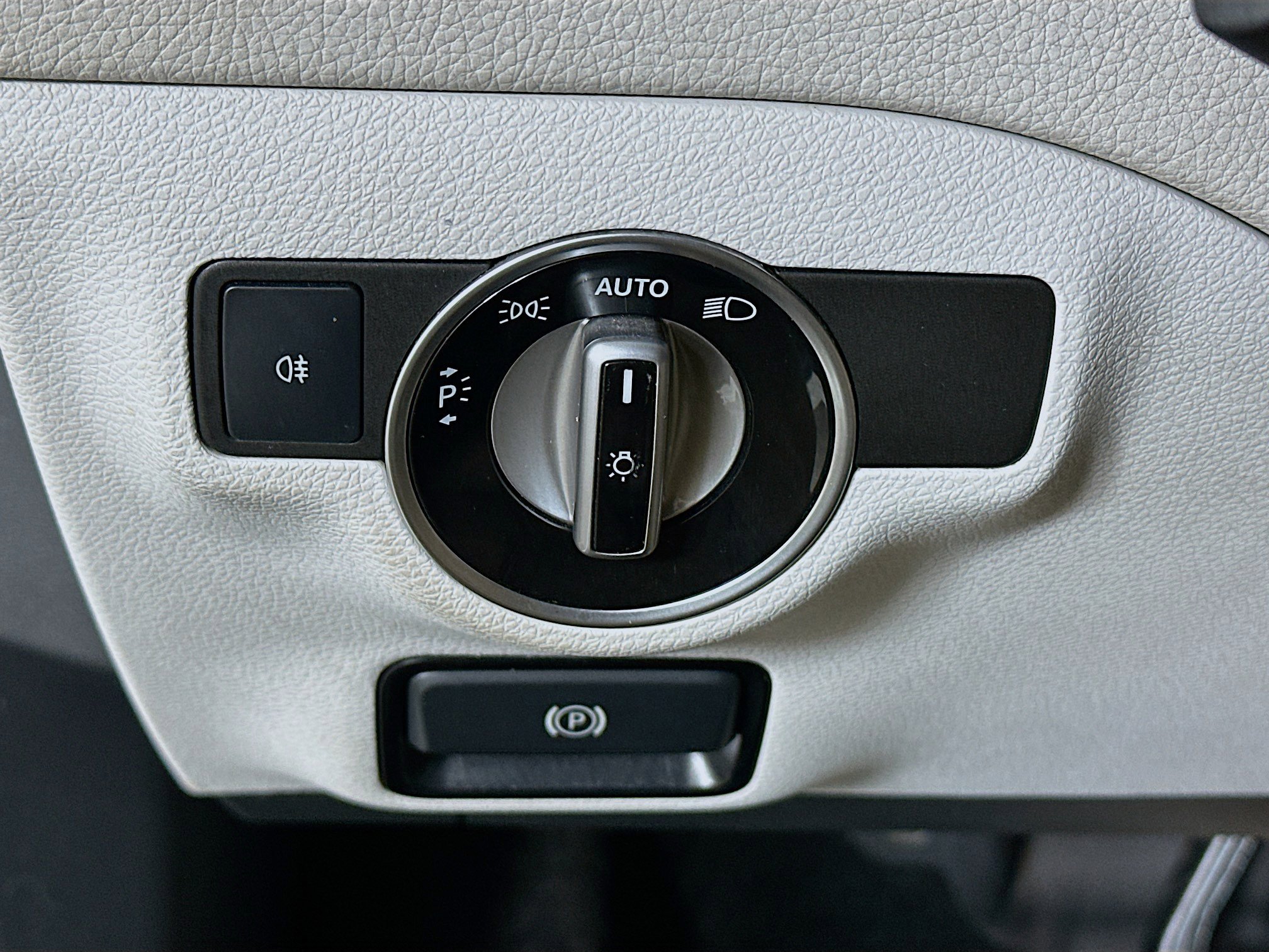 Used 2018 Mercedes-Benz CLA 250 image 17