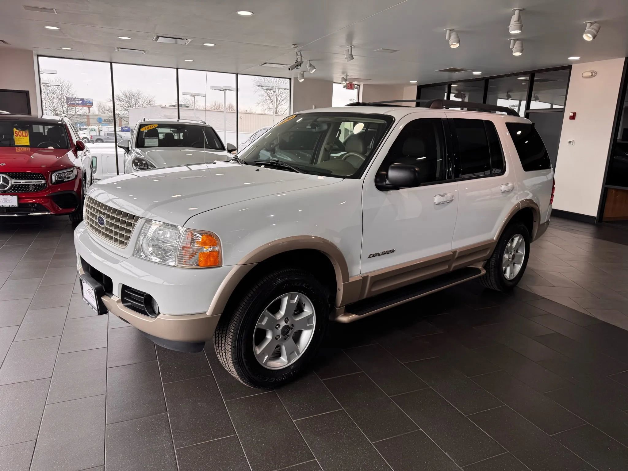 Used 2005 Ford Explorer Eddie Bauer AWD/4WD image 2