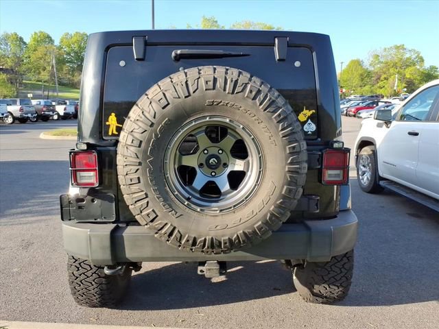 Used 2015 Jeep Wrangler Unlimited Rubicon w/ Connectivity Group AWD/4WD image 7