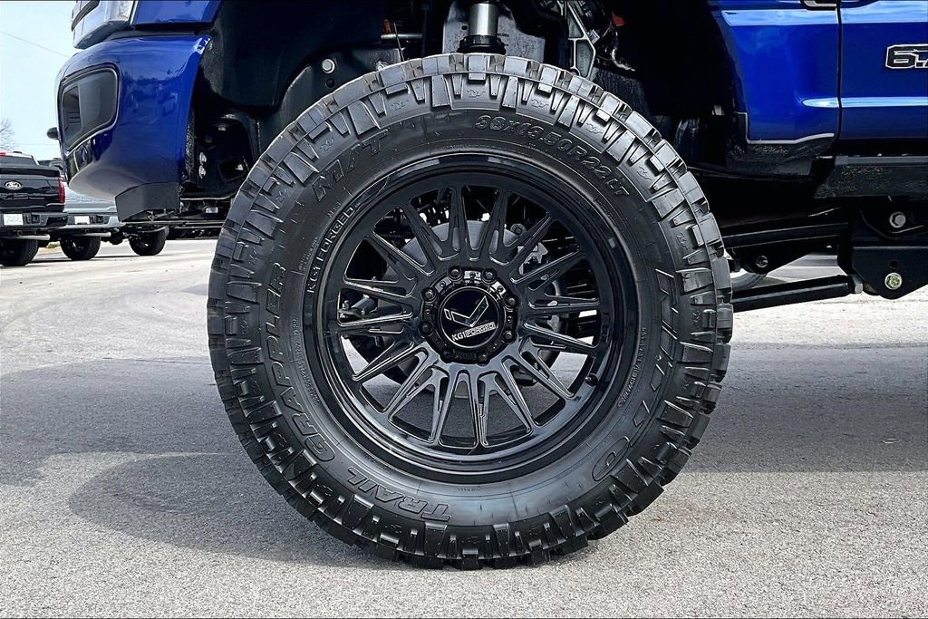 New 2026 Ford F250 Lariat w/ Black Appearance Package image 14