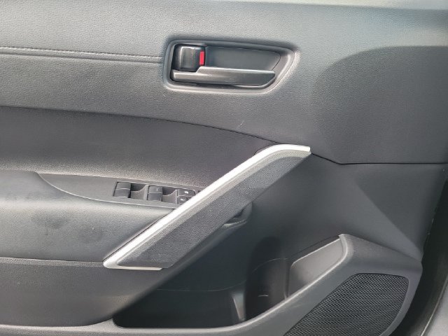 Used 2022 Toyota Corolla Cross LE w/ Moonroof Package FWD image 14