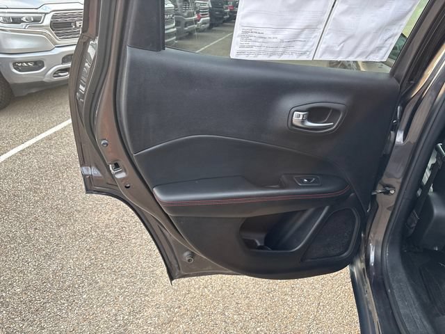Used 2017 Jeep Compass Trailhawk AWD/4WD image 16