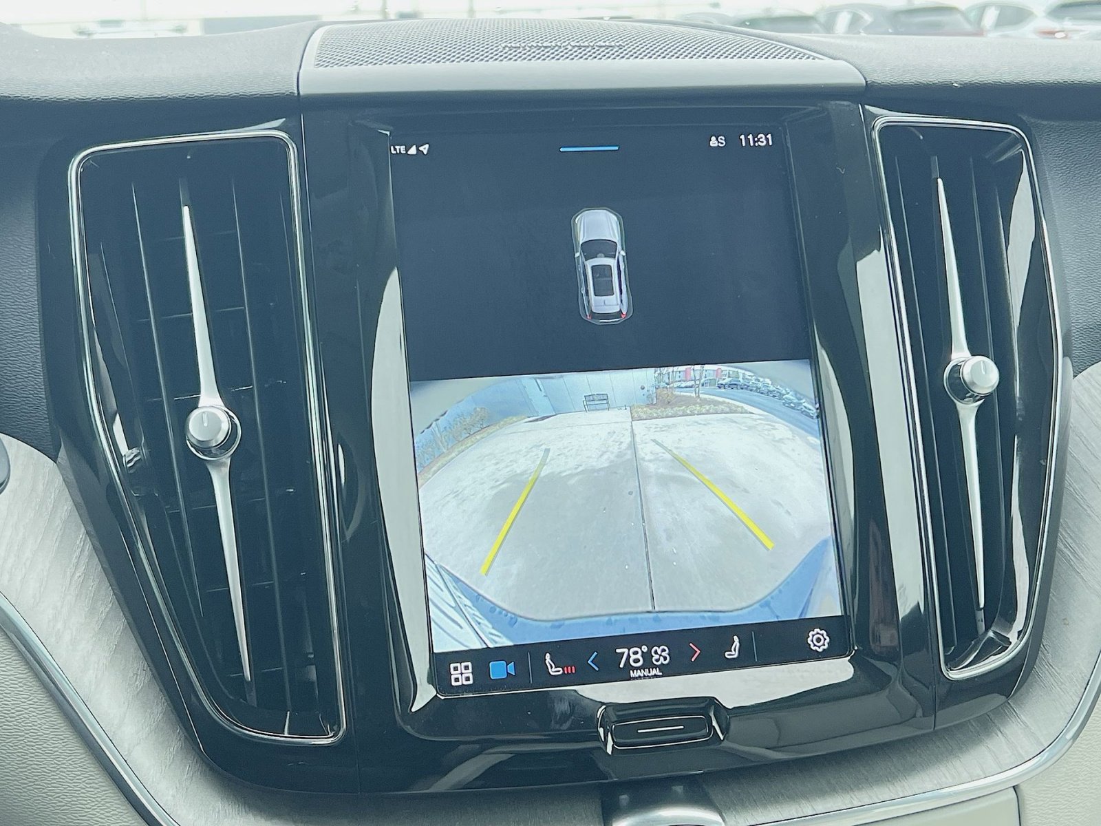 Certified 2023 Volvo XC60 B5 Plus image 19