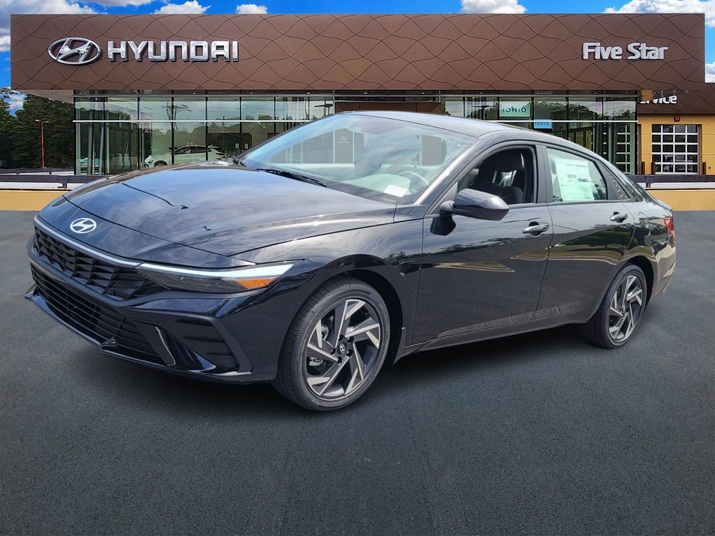 New 2025 Hyundai Elantra SEL image 3