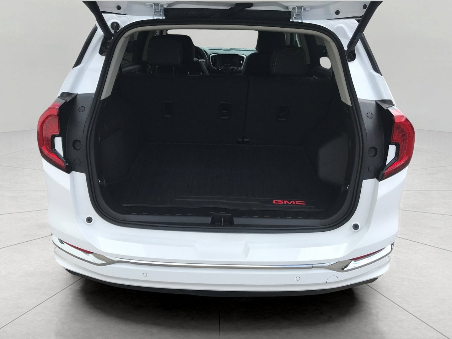 Used 2024 GMC Terrain Denali image 14