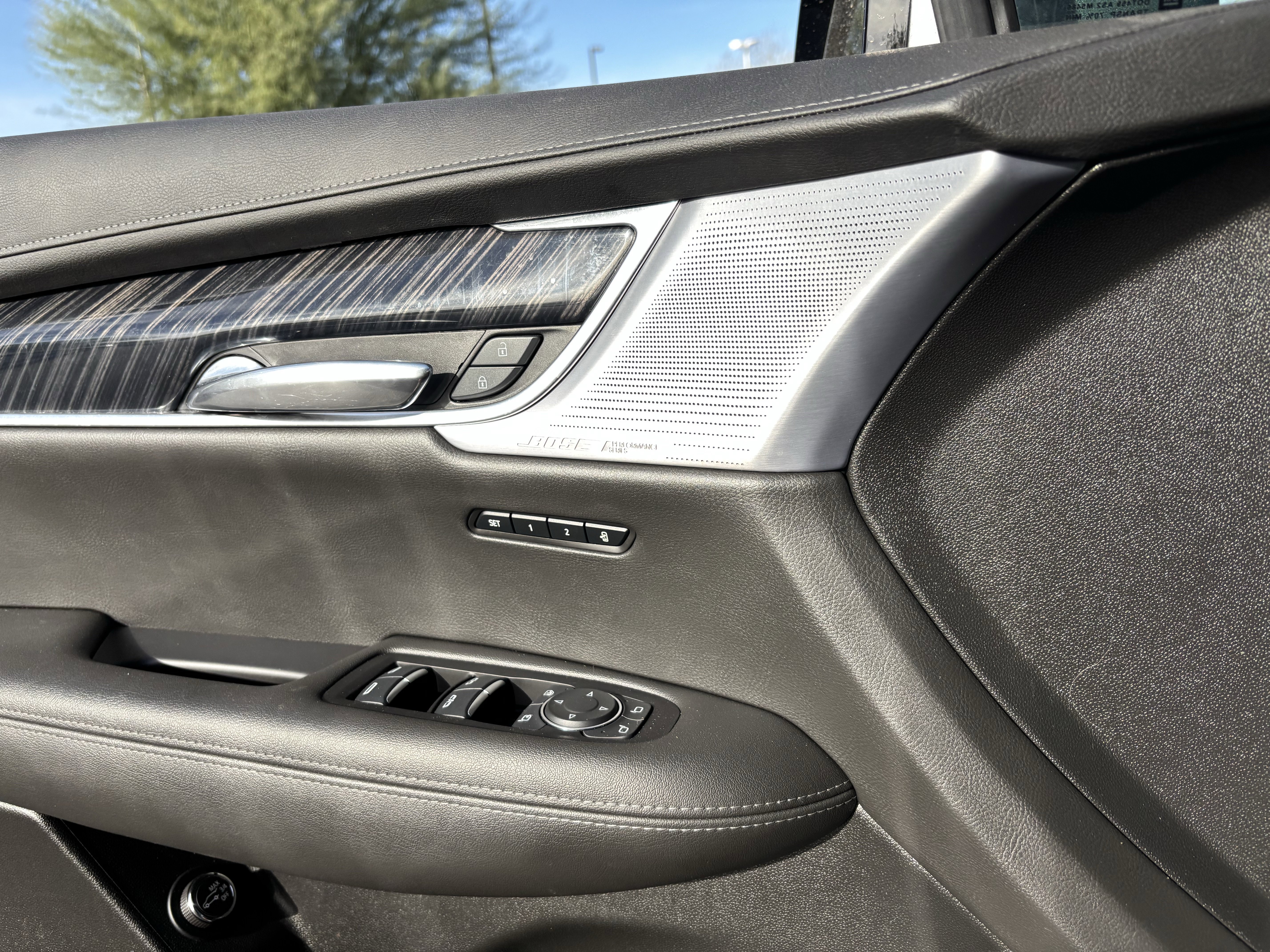 Used 2025 Cadillac XT6 Premium Luxury image 19