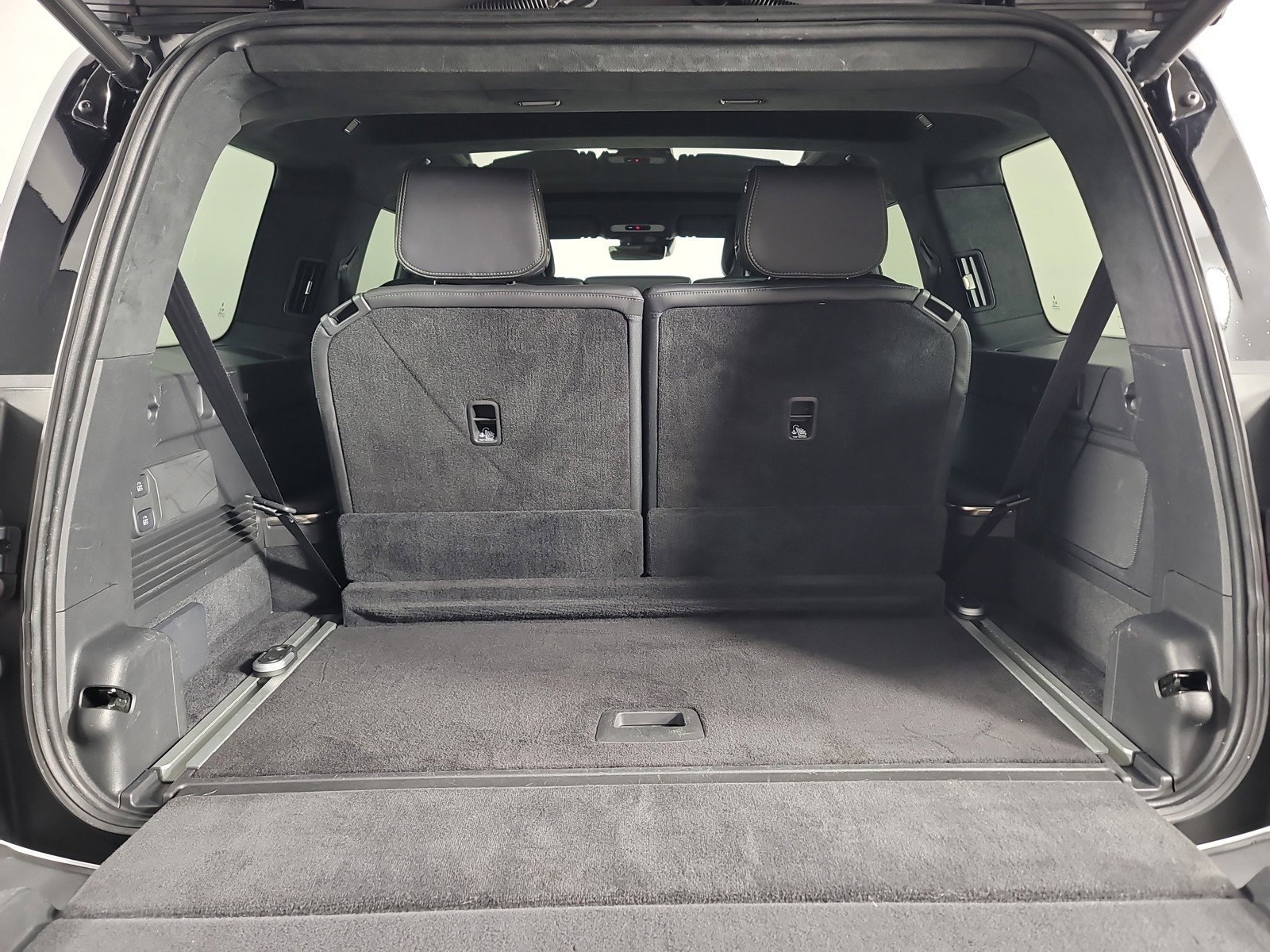 Used 2024 Rivian R1S Adventure AWD/4WD image 15