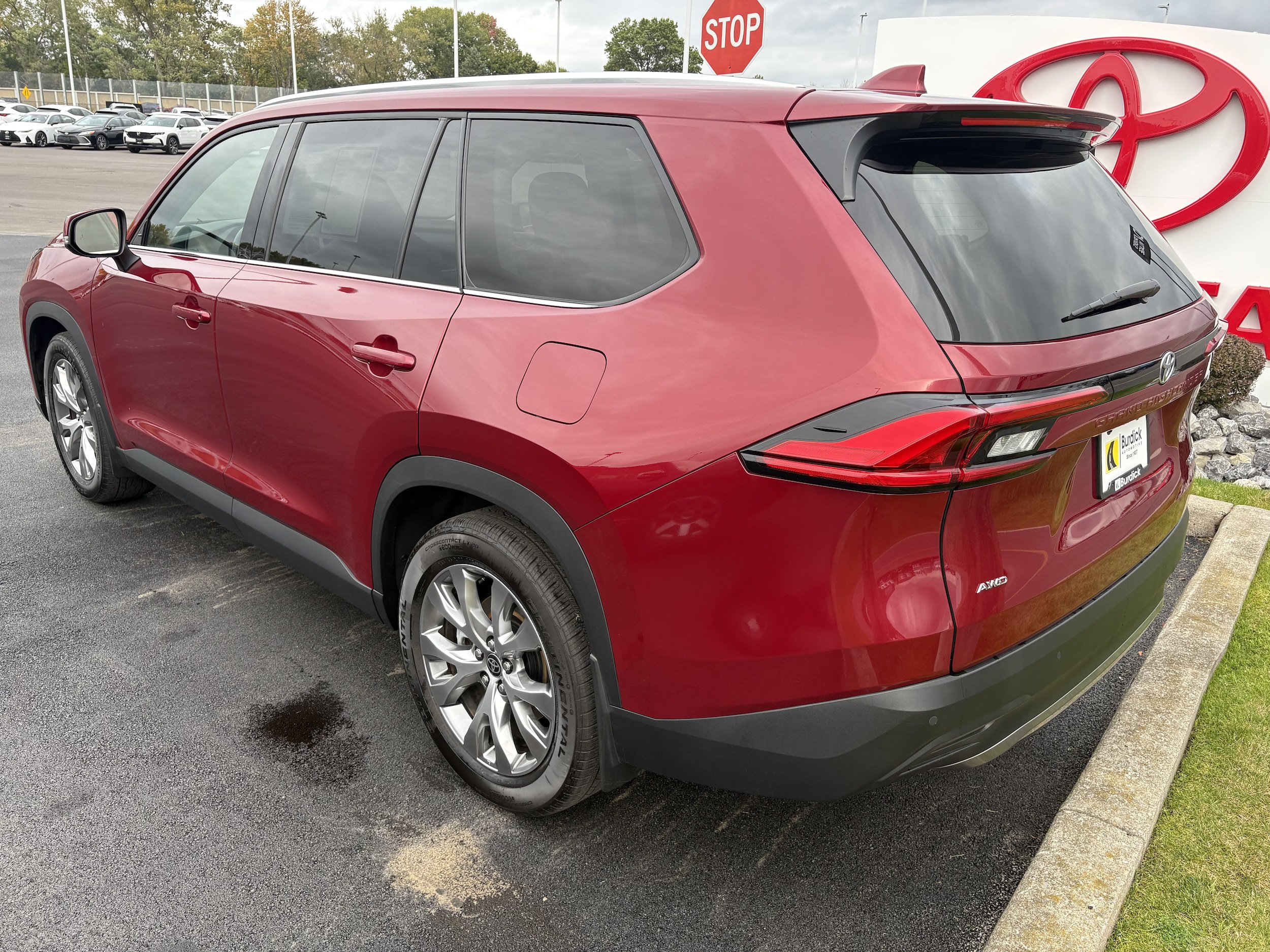 Certified 2024 Toyota Grand Highlander AWD image 6
