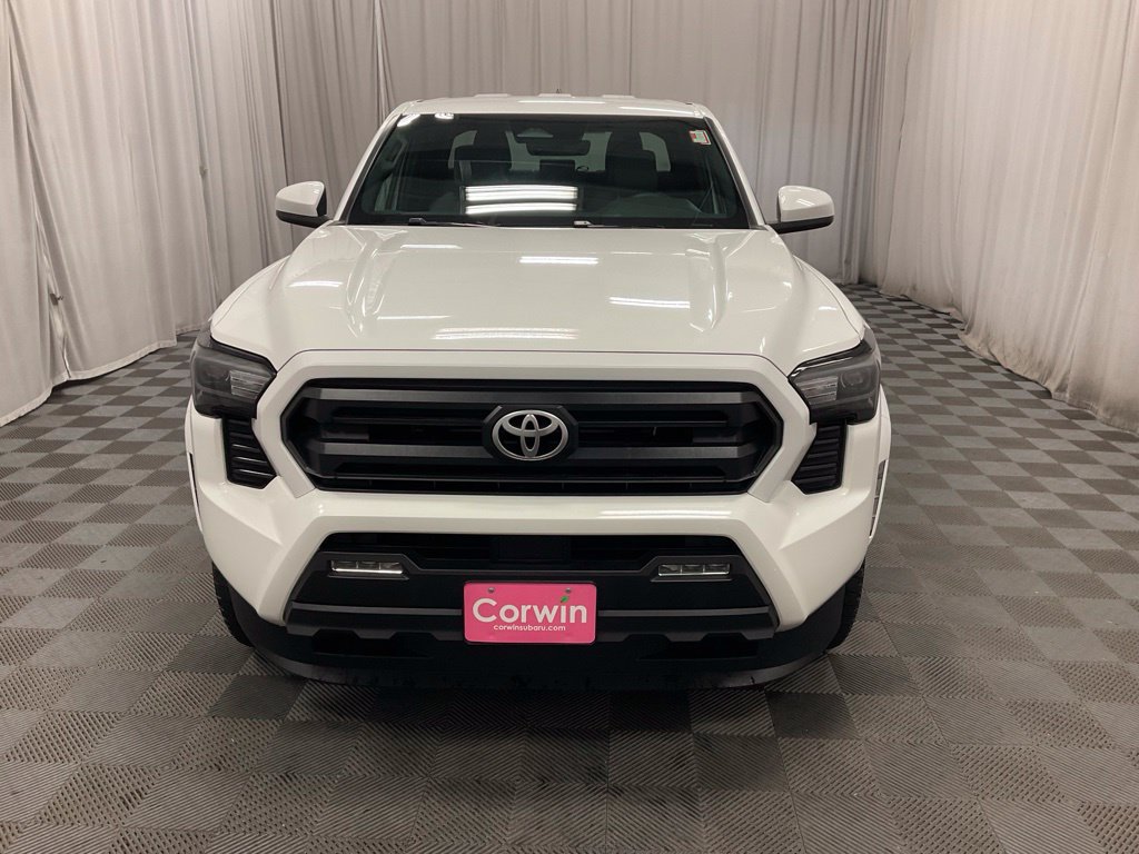 Used 2025 Toyota Tacoma SR5 AWD/4WD image 11