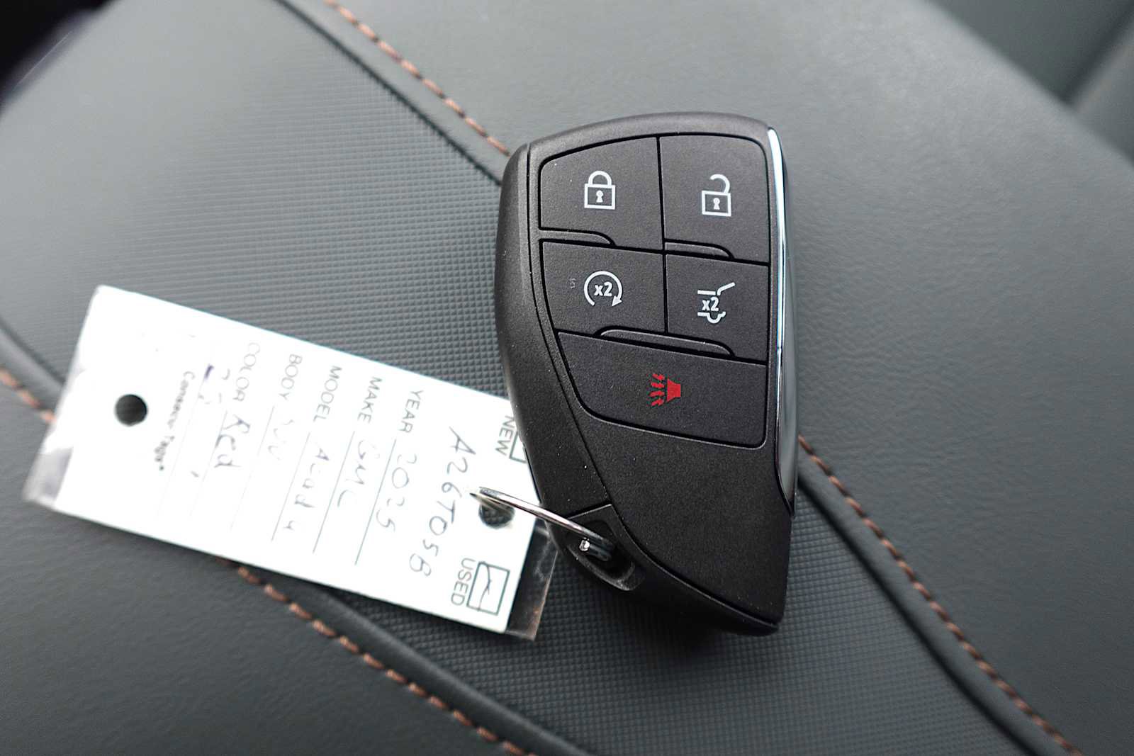 Used 2025 GMC Acadia AT4 w/ Luxury Package image 38