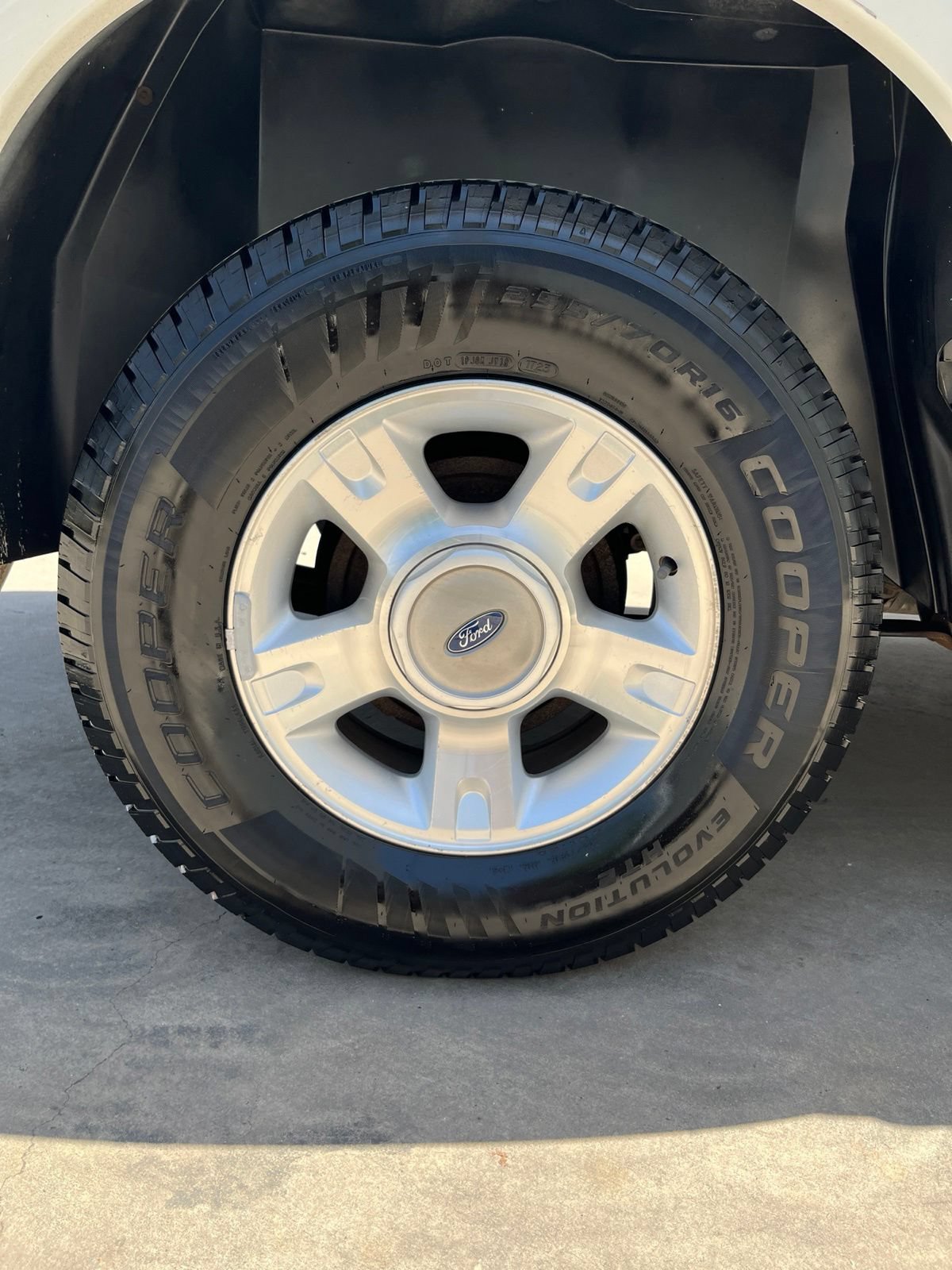 Used 2001 Ford Explorer Sport Trac 2WD image 25