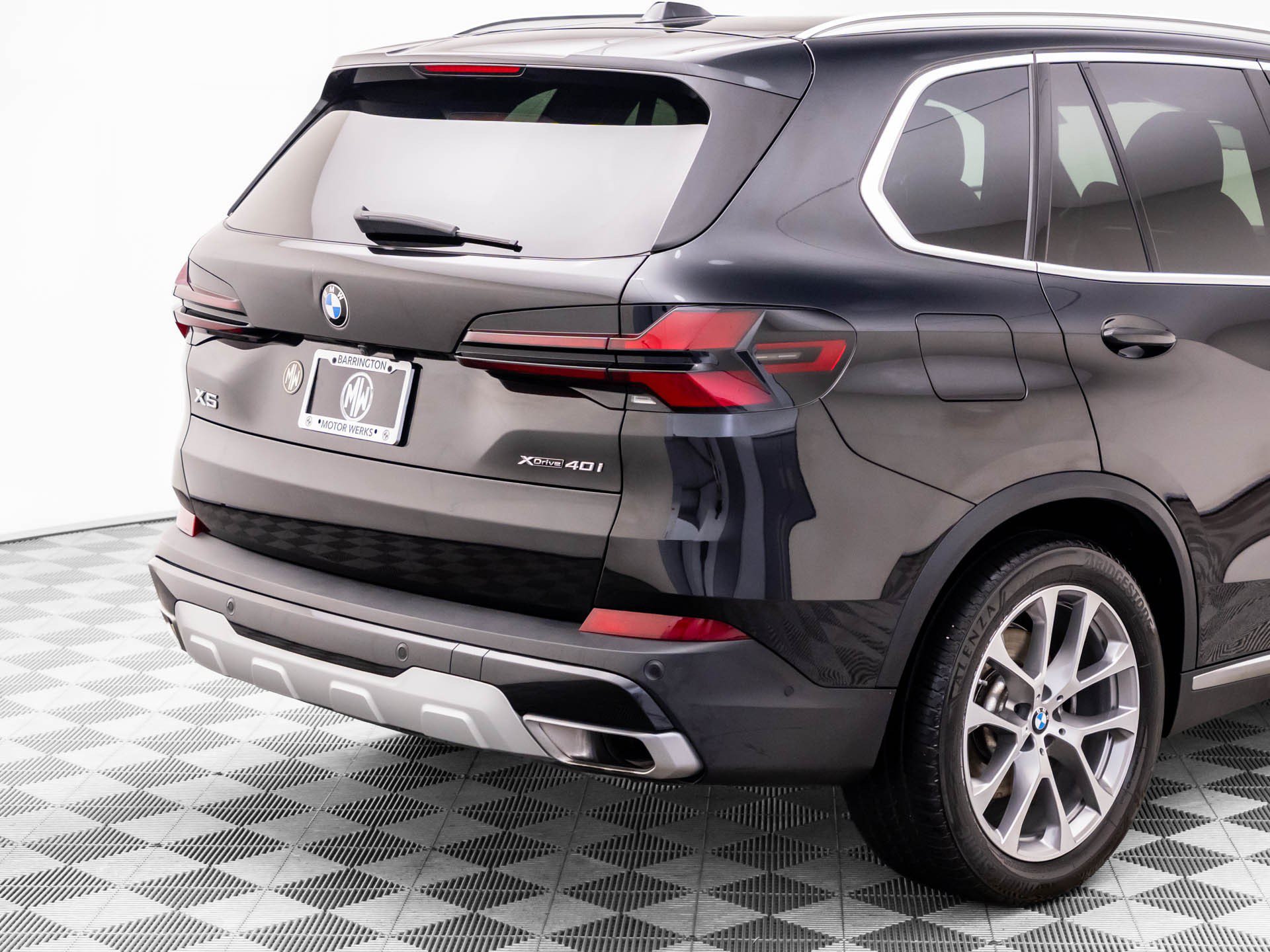 Used 2024 BMW X5 xDrive40i w/ Parking Assistance Package AWD/4WD image 35