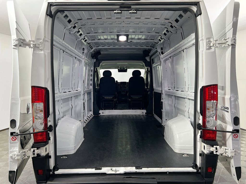 Used 2025 RAM ProMaster 2500 w/ Convenience Group FWD image 23