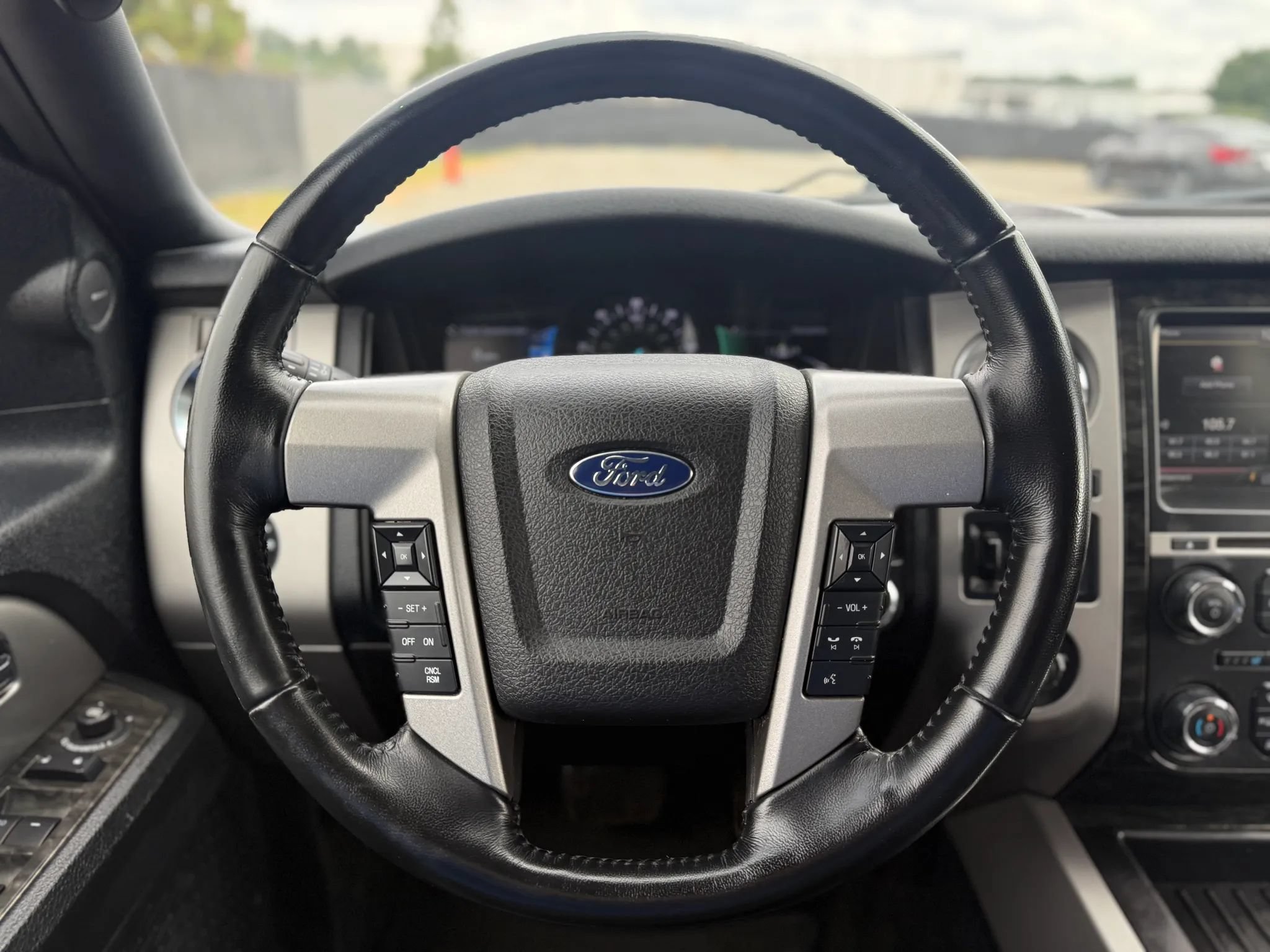 Used 2015 Ford Expedition EL Limited w/ Equipment Group 301A AWD/4WD image 26