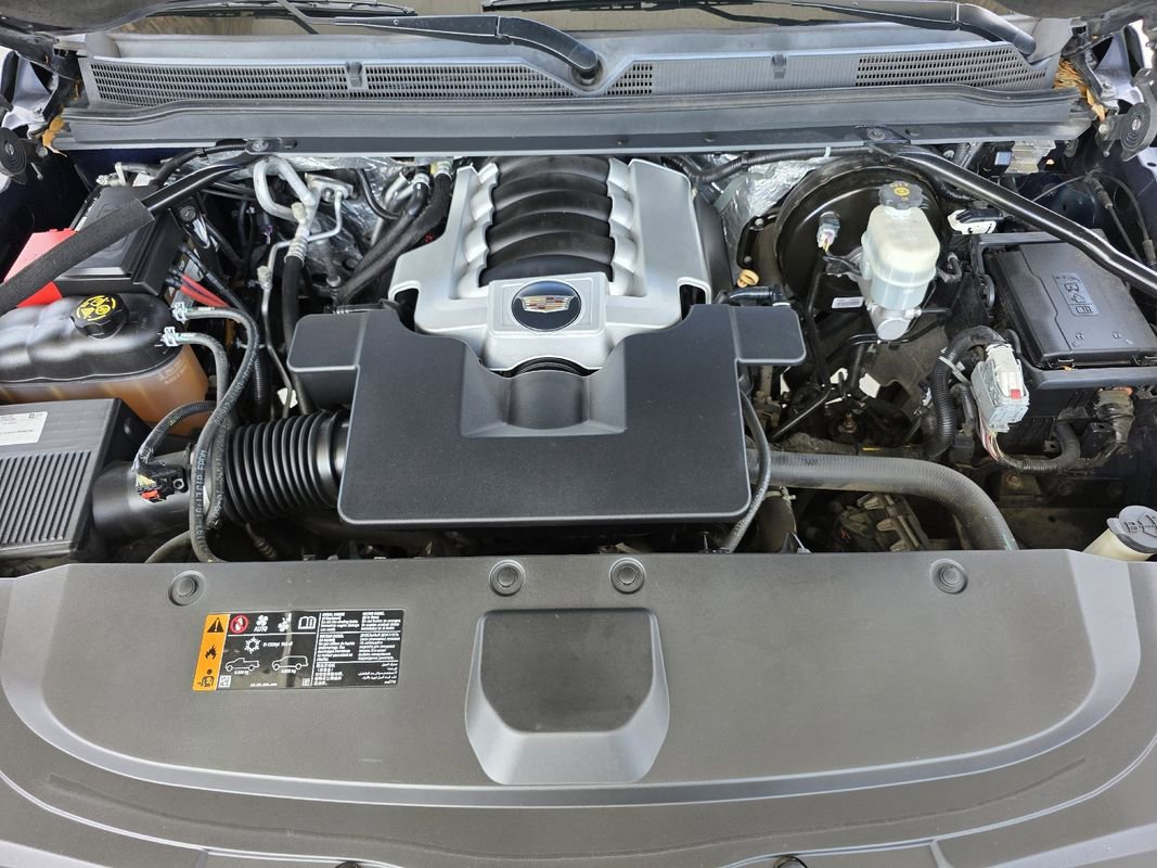 Used 2017 Cadillac Escalade ESV Luxury image 40