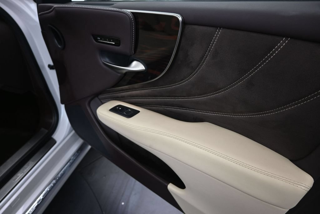 Used 2018 Lexus LS 500 w/ Interior Upgrade Package RWD image 23