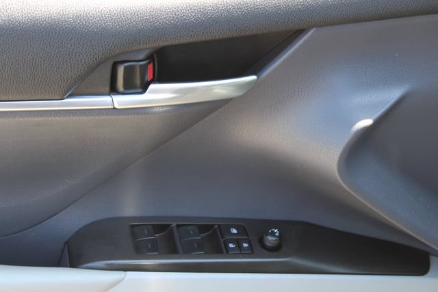 Used 2024 Toyota Camry SE FWD image 13