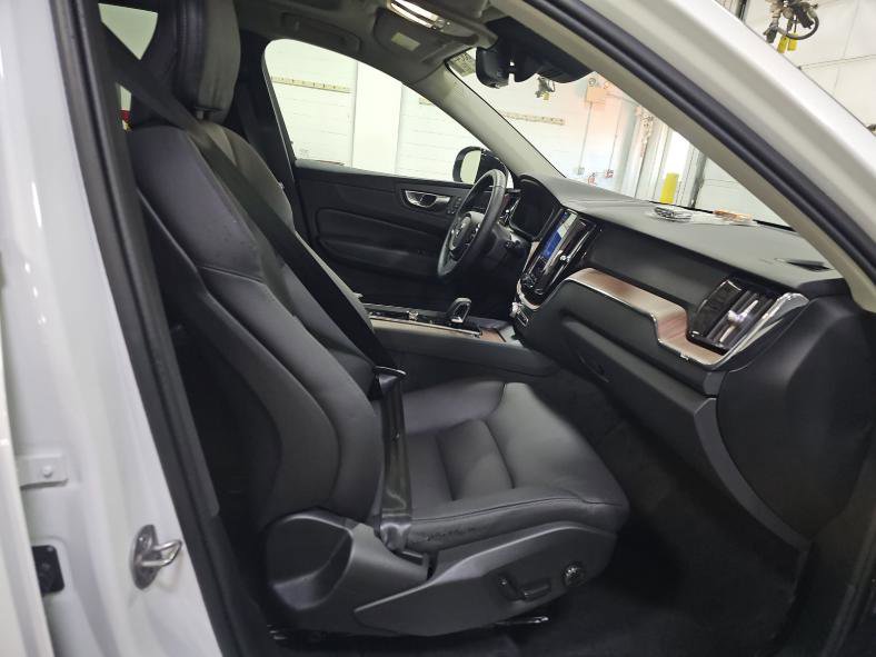 Used 2024 Volvo XC60 T8 Plus w/ Protection Package Premier image 21