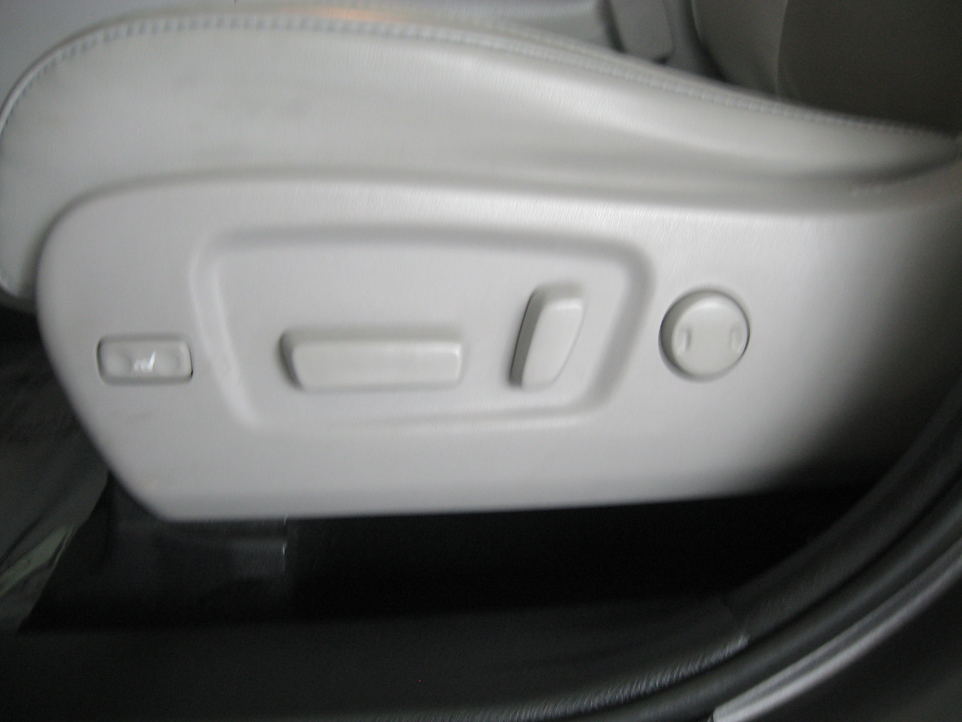 Used 2017 Toyota Highlander XLE image 14