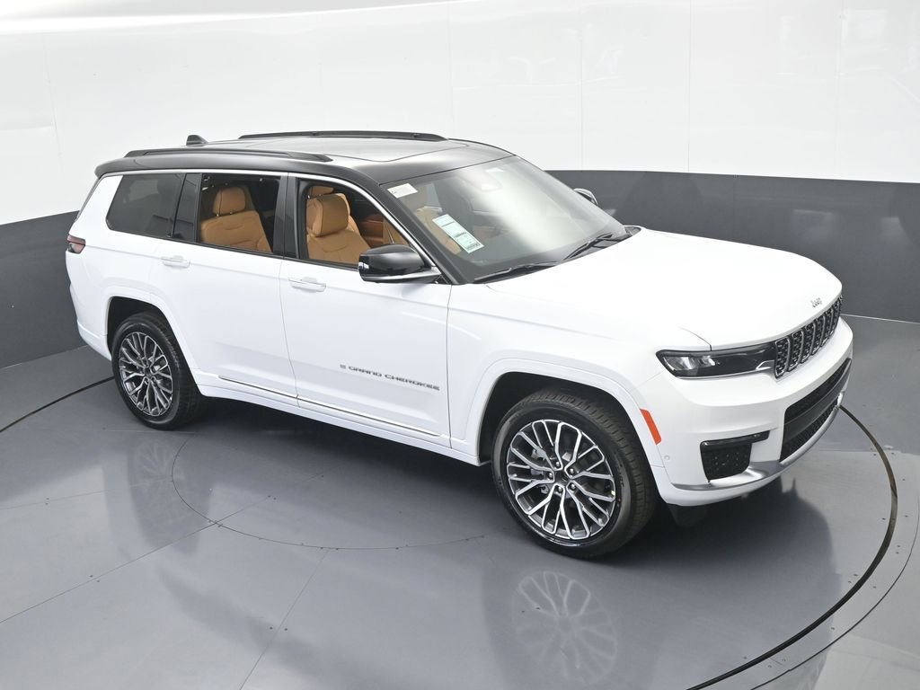 Used 2025 Jeep Grand Cherokee L Summit w/ Luxury Tech Group V image 50