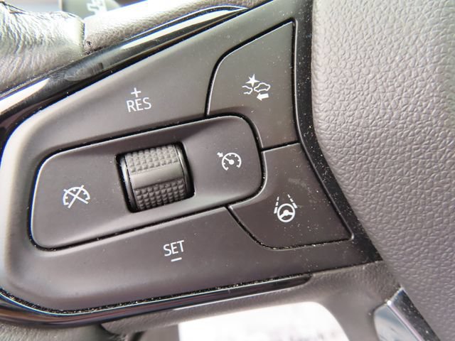 Used 2023 Chevrolet Bolt EUV Premier w/ Sun & Sound Package FWD image 19