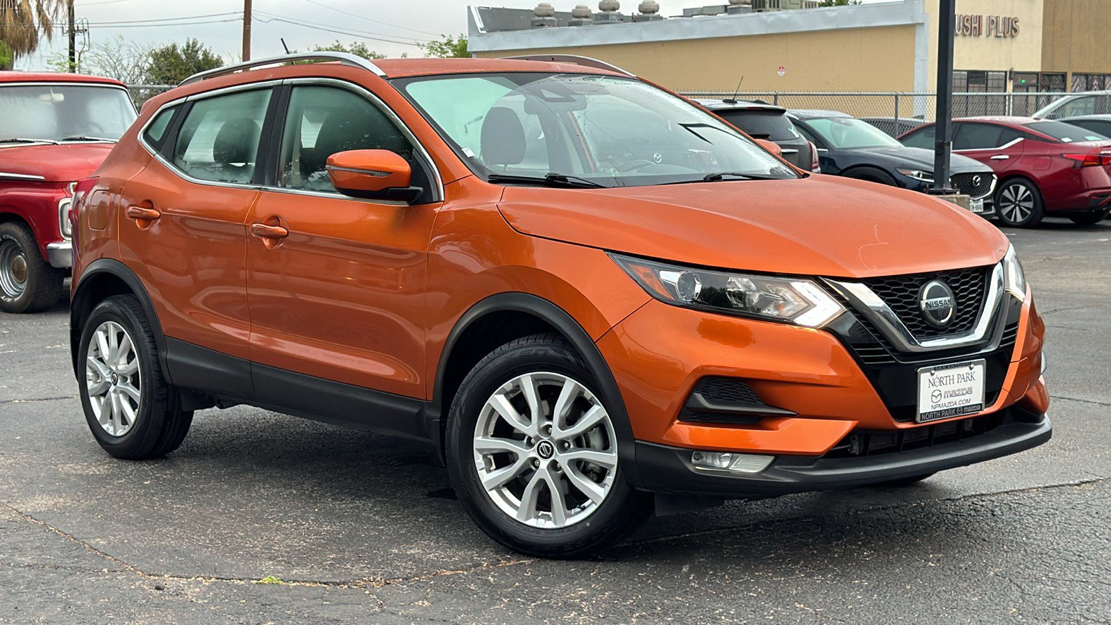 Used 2022 Nissan Rogue Sport SV image 2