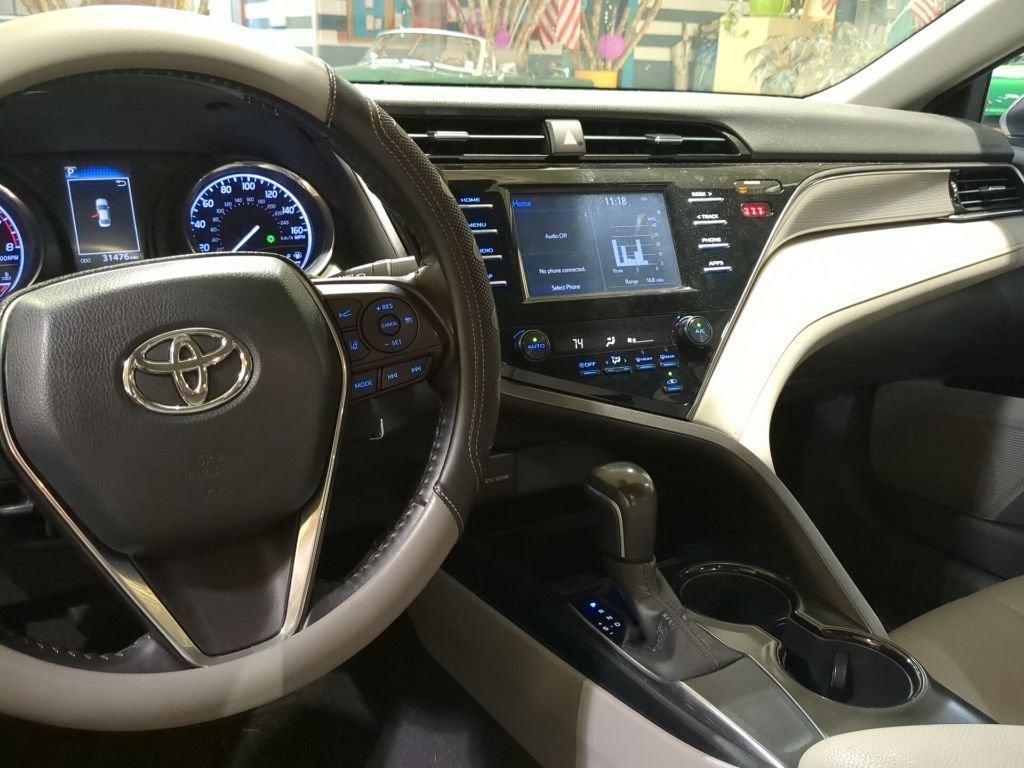 Used 2019 Toyota Camry SE FWD image 12