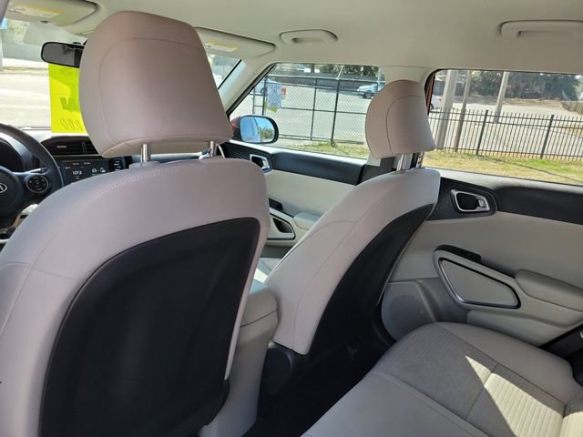 Used 2021 Kia Soul S image 25