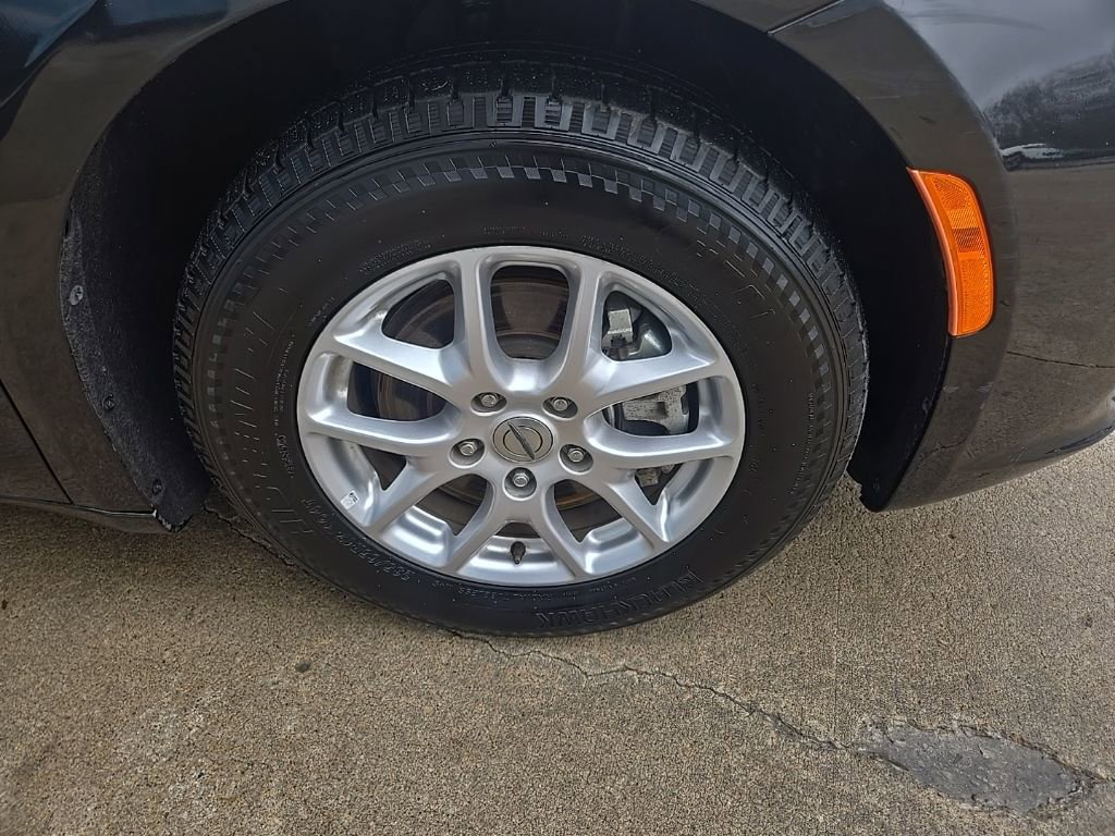 Used 2024 Chrysler Pacifica Touring-L FWD image 22