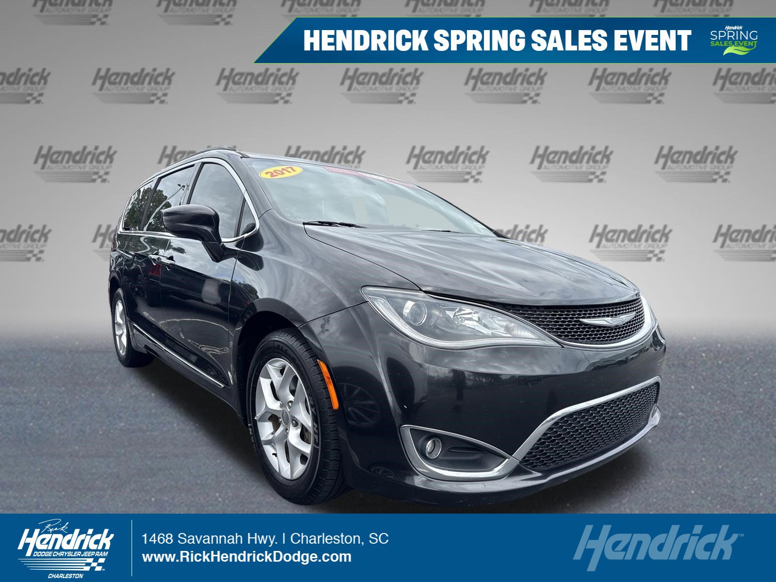 Used 2017 Chrysler Pacifica Touring-L w/ Tire & Wheel Group FWD image 1
