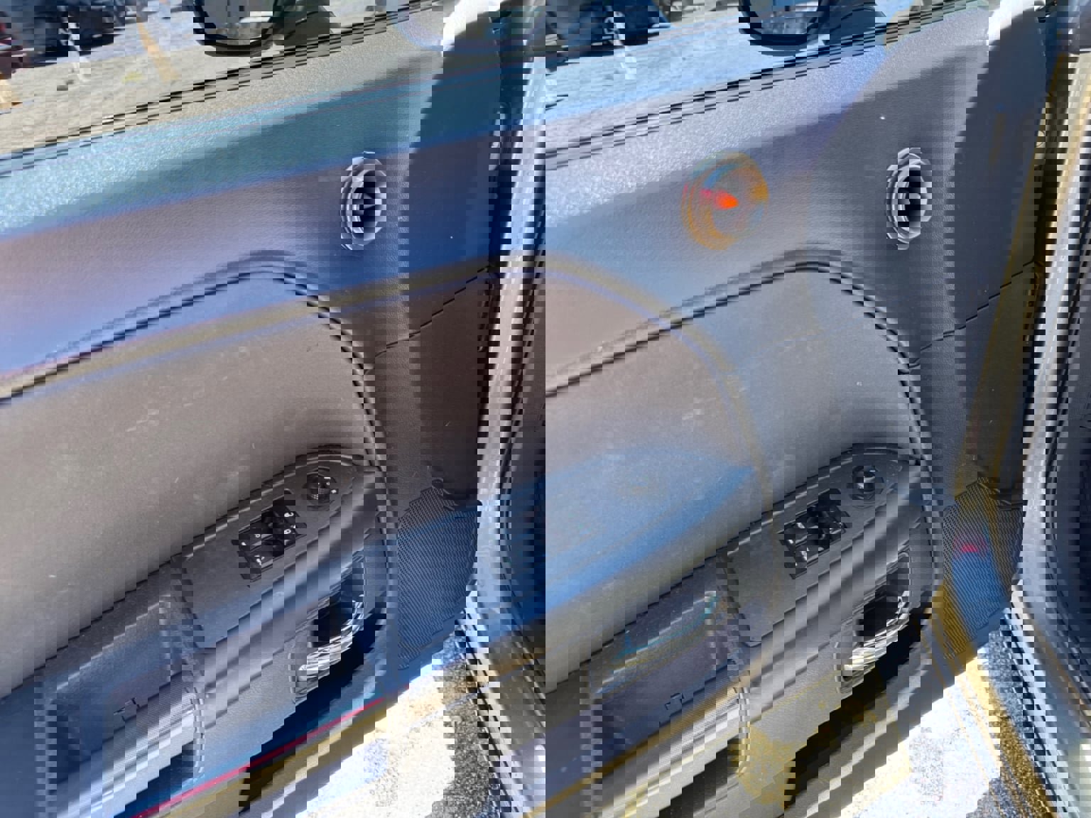 Used 2012 Dodge Challenger SXT image 11