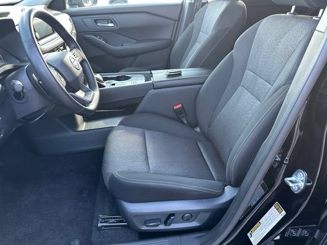 Used 2025 Nissan Rogue SV FWD image 9
