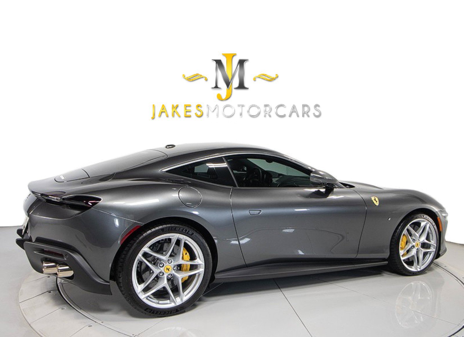 Used 2021 Ferrari Roma RWD image 10