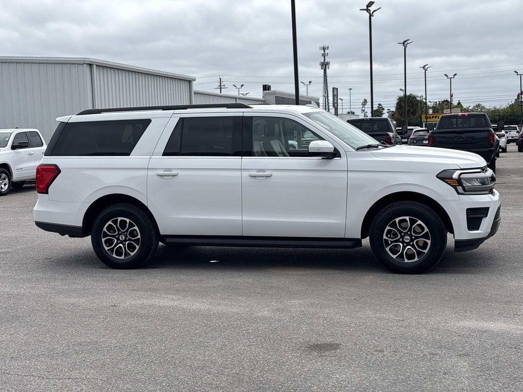 Used 2024 Ford Expedition Max XLT image 6