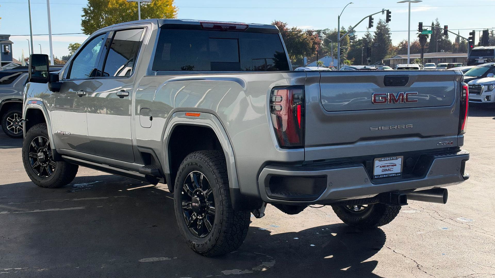 New 2026 GMC Sierra 2500 AT4 w/ AT4 Premium Plus Package AWD/4WD image 8