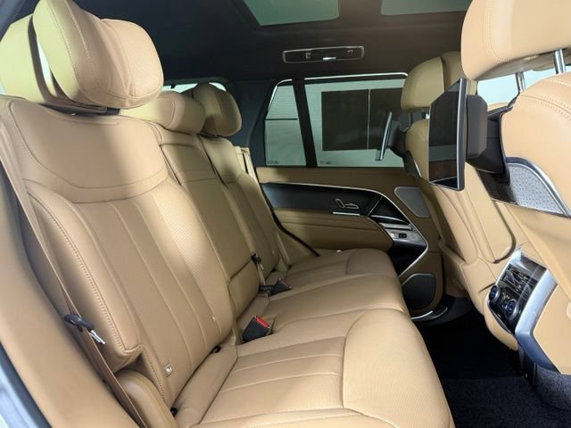 Certified 2025 Land Rover Range Rover Autobiography AWD/4WD image 31