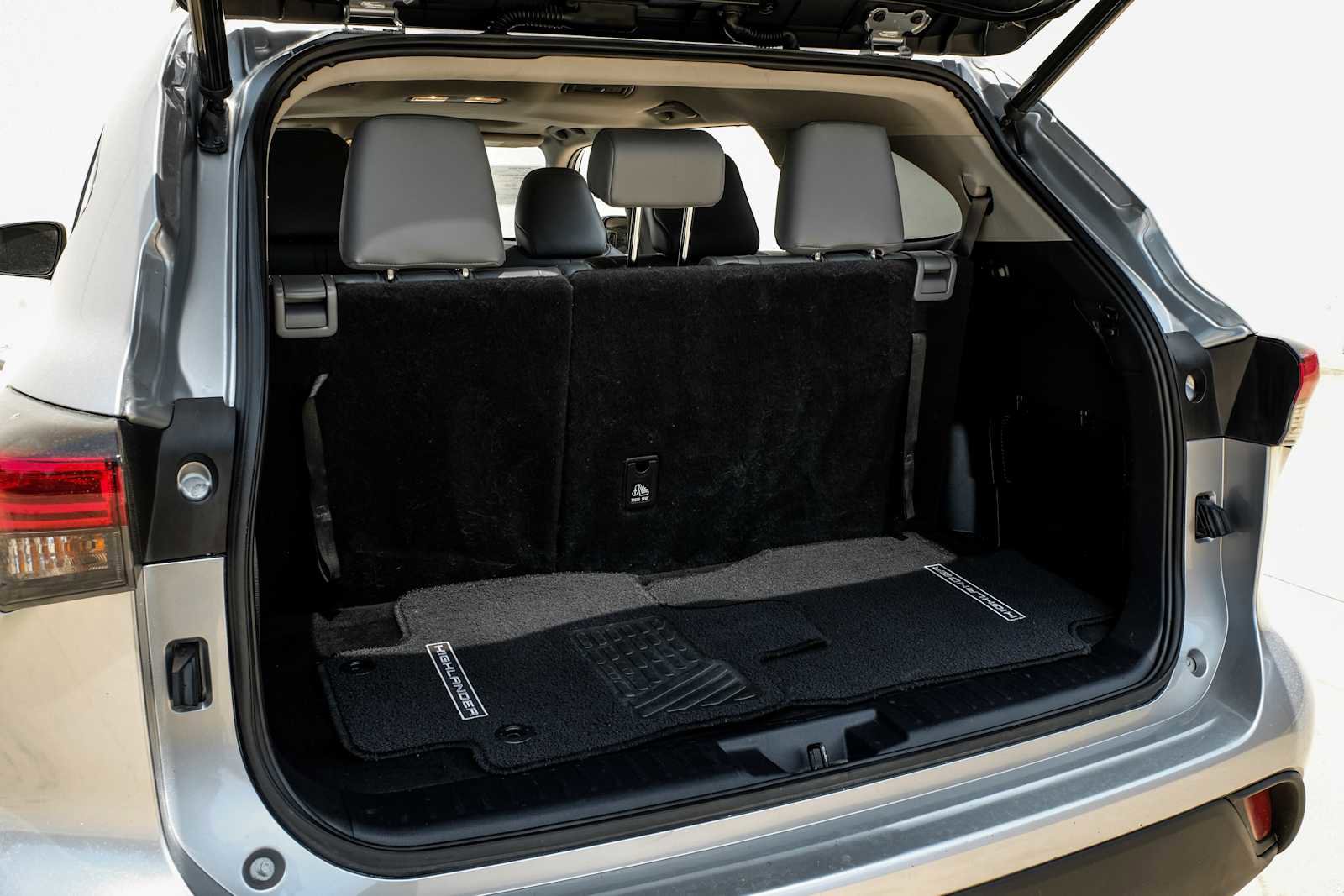 Used 2020 Toyota Highlander XLE FWD image 54