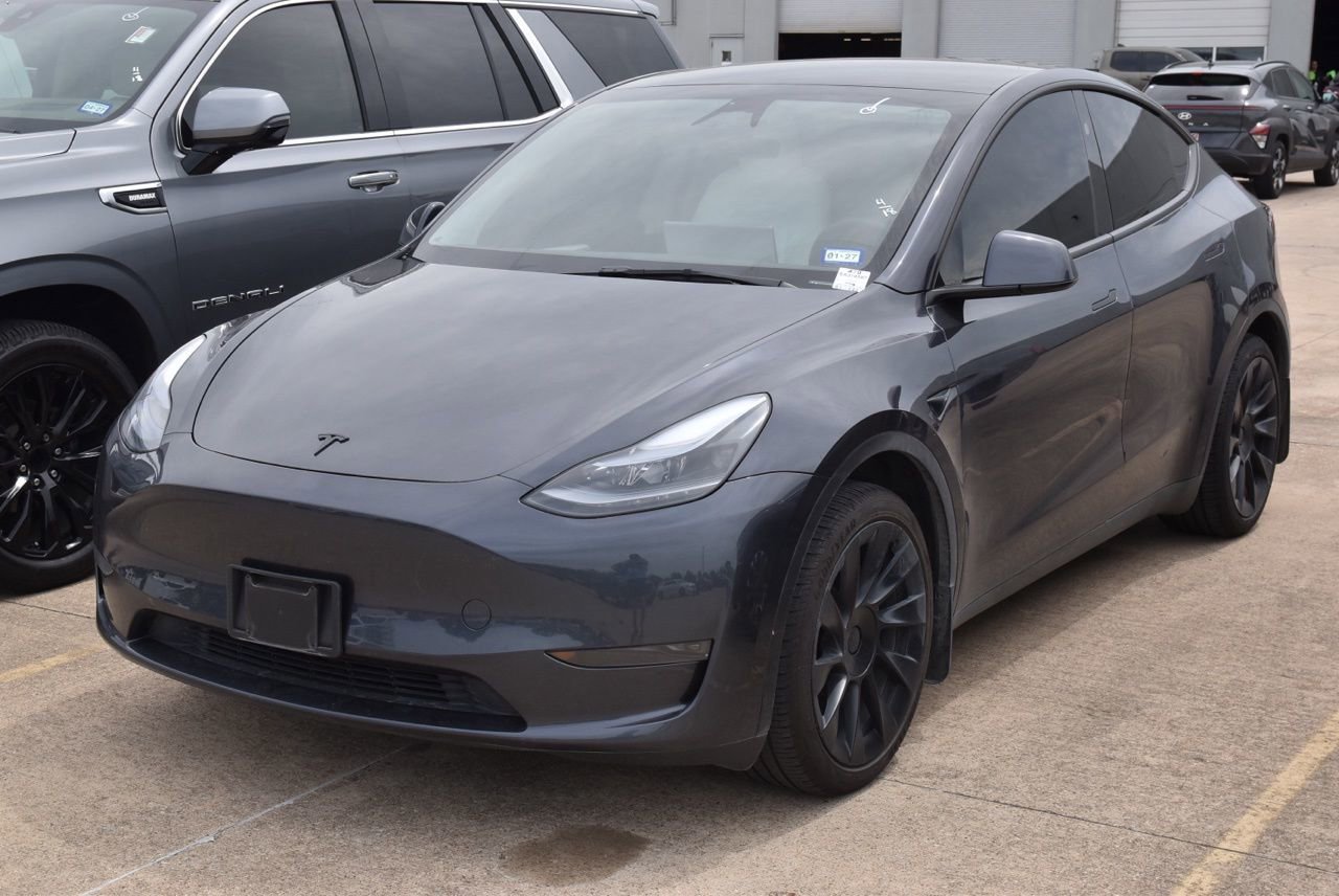 Used 2025 Tesla Model Y Long Range image 2