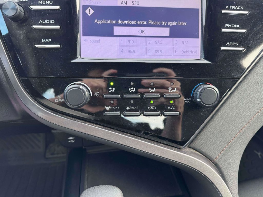 Used 2019 Toyota Camry LE FWD image 30