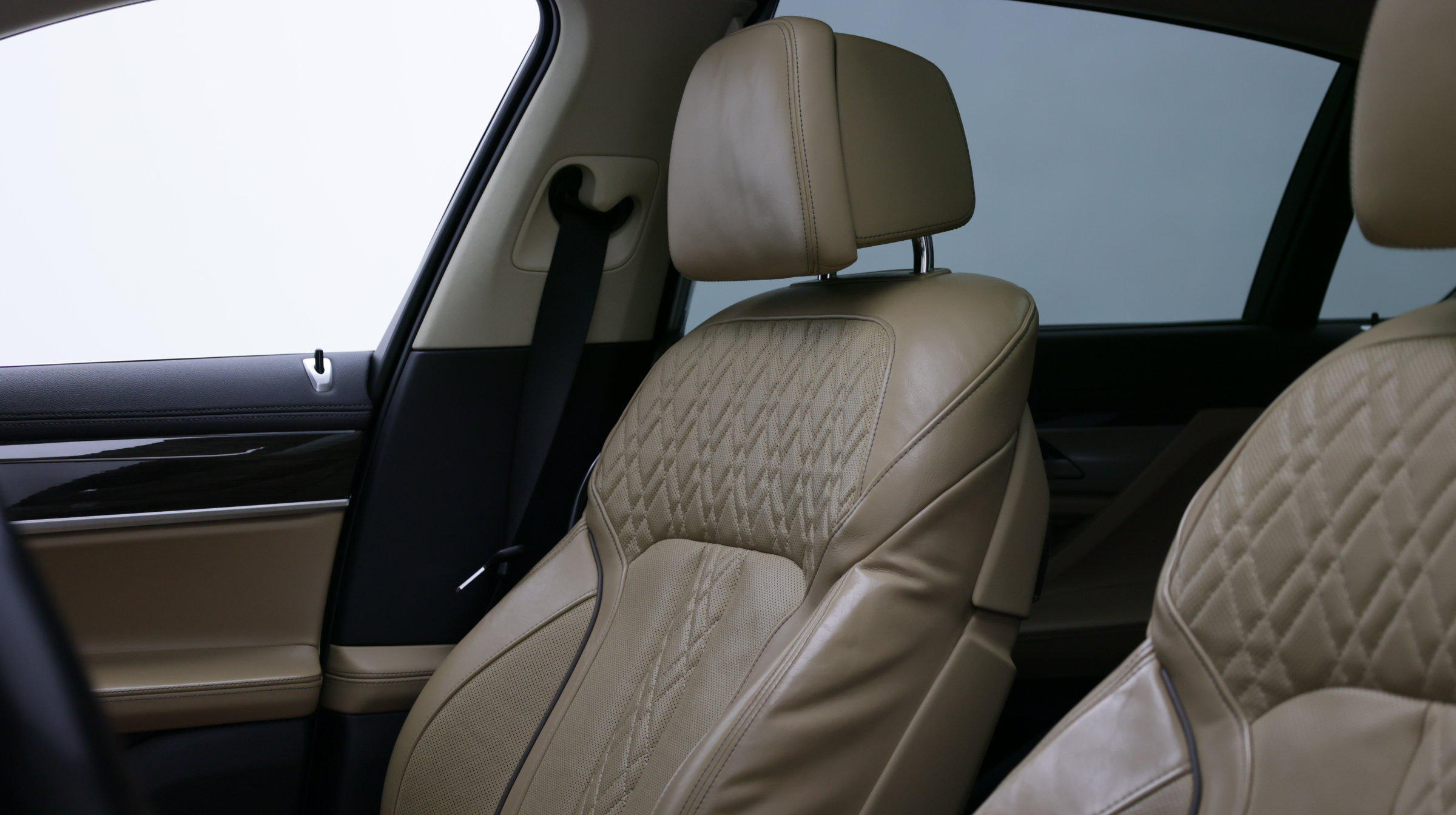 Used 2022 BMW 740i w/ Premium Package RWD image 18