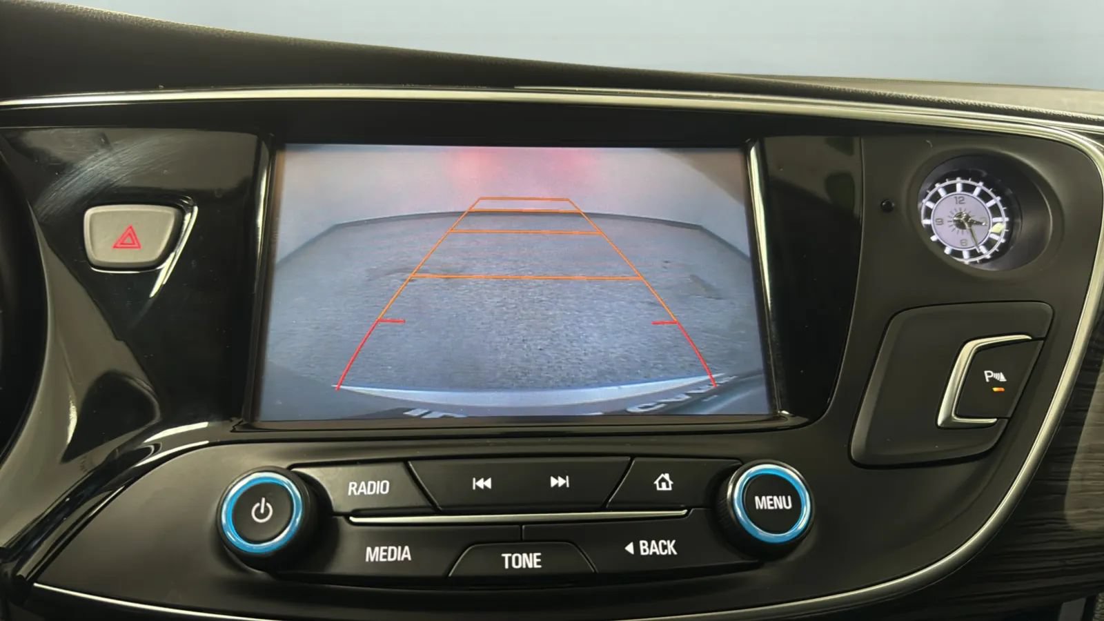 Used 2018 Buick Envision Essence AWD/4WD image 14